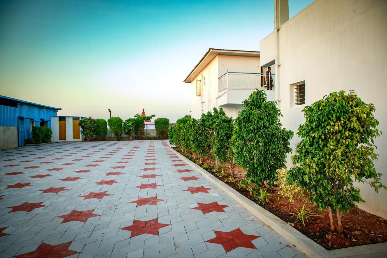 Thai Beach Resort Thiruchendur Exterior photo